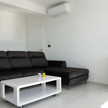 Sara Apartment *