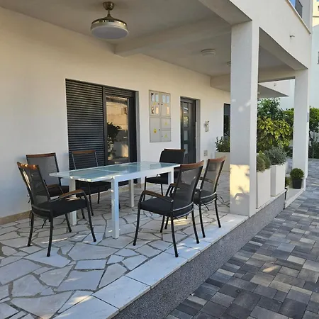 Sara Lägenhet Kaštela